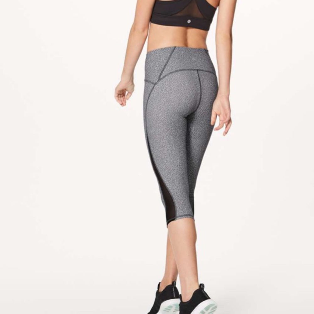 Lululemon Train Times Crop size 4 - Picture 2 of 15